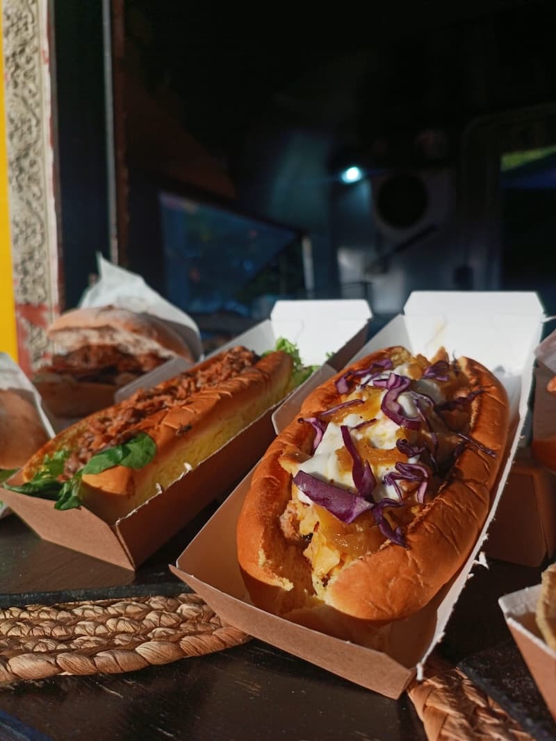 Estación de comida en vivo de Girona Food Trucks — foto 2