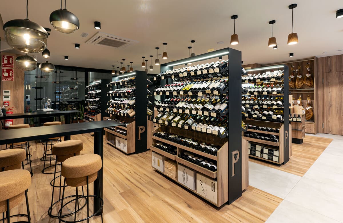 Barra de vinos de La Cava de Piñero — foto 3